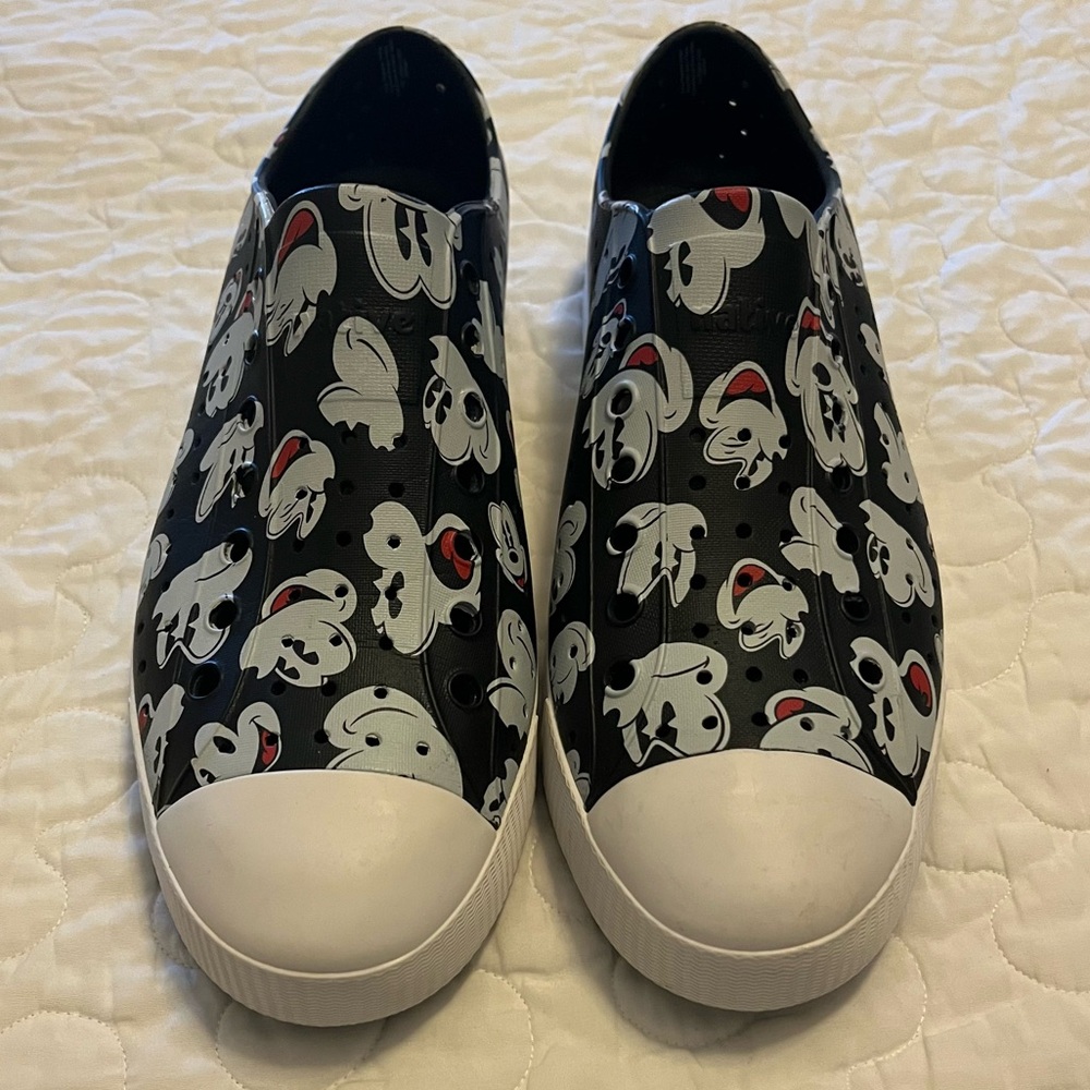 NWOT Native Disney Mickey Mouse slip on 11